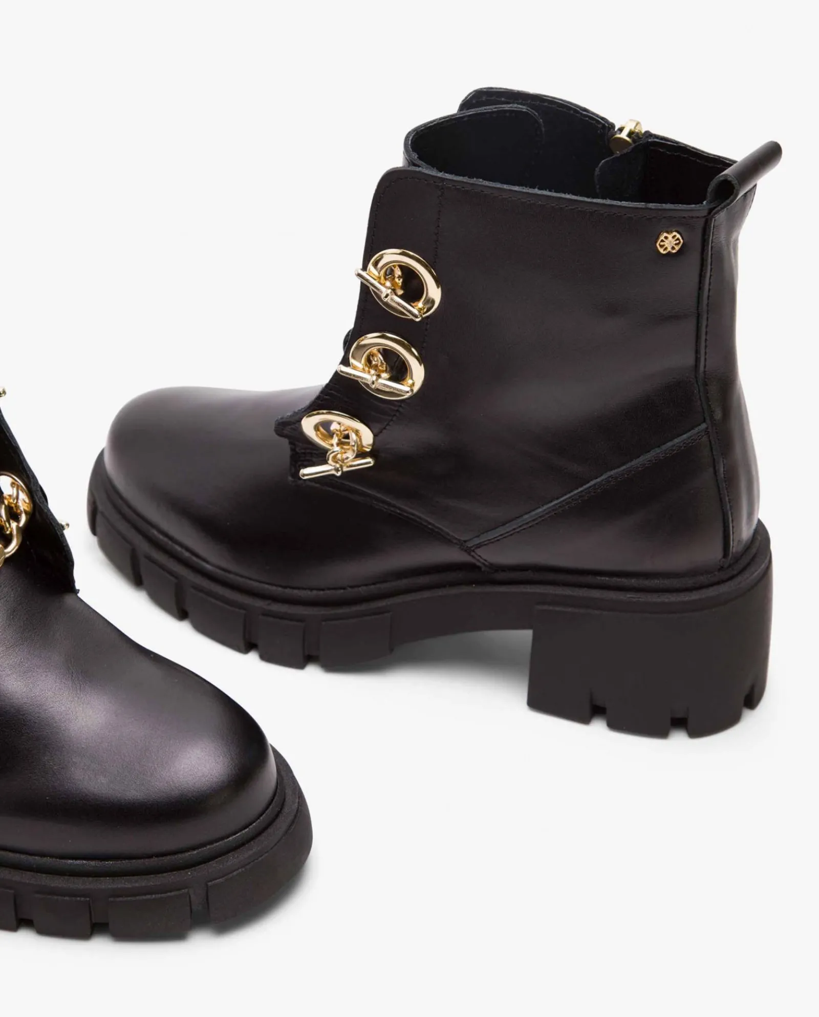 Botas Y Botines*Cuplé Botin Cadenas Napa Negro