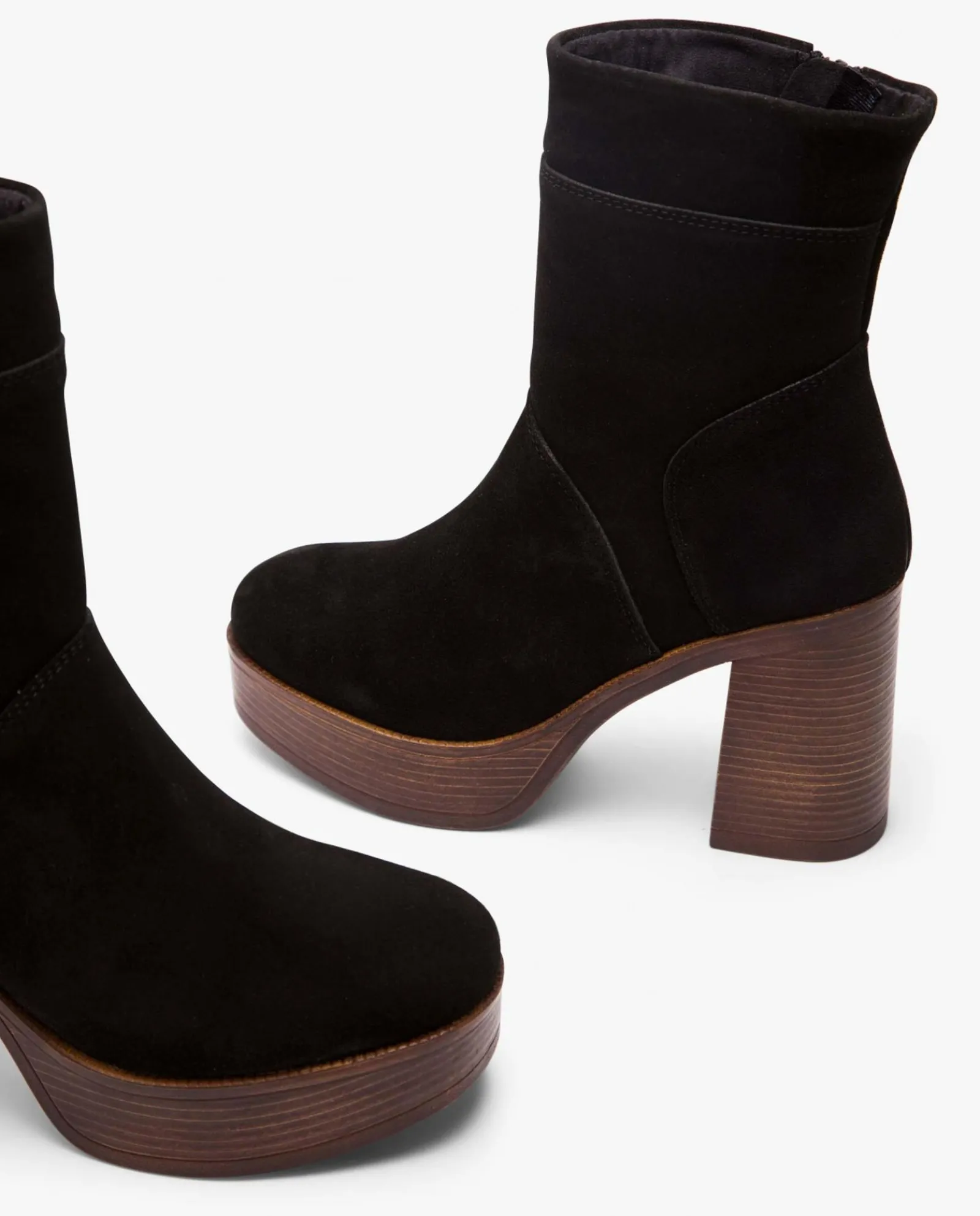 Botas Y Botines*Cuplé Botin Plataforma Serraje Negro