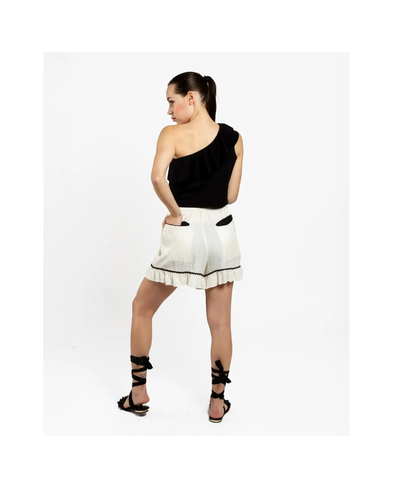 Pantalones*Cuplé Pantalon Corto Volante Jacquard Blanco