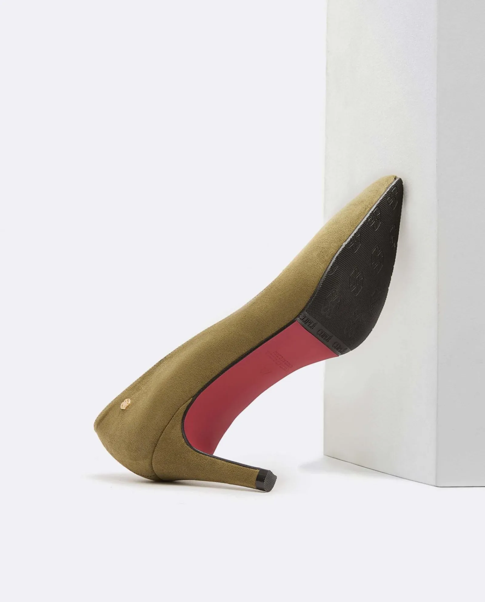 Salones & Stilletos*Cuplé Salon Pico Ultrasuede Kaki