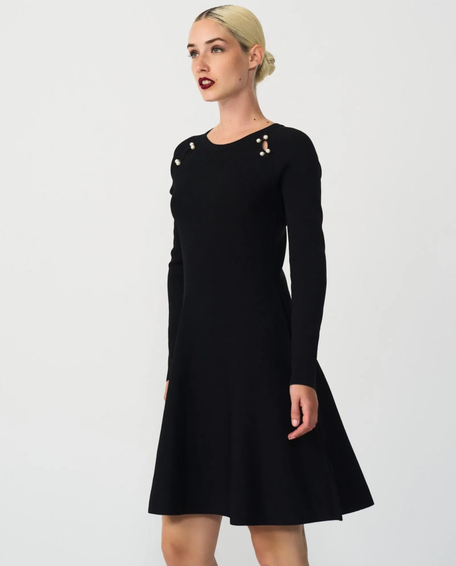 Vestidos*Cuplé Vestido Corto Perlas Punto Negro