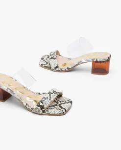 Sandalias*Cuplé Zueco Vinilo Punta Cudrada Serpiente Beig